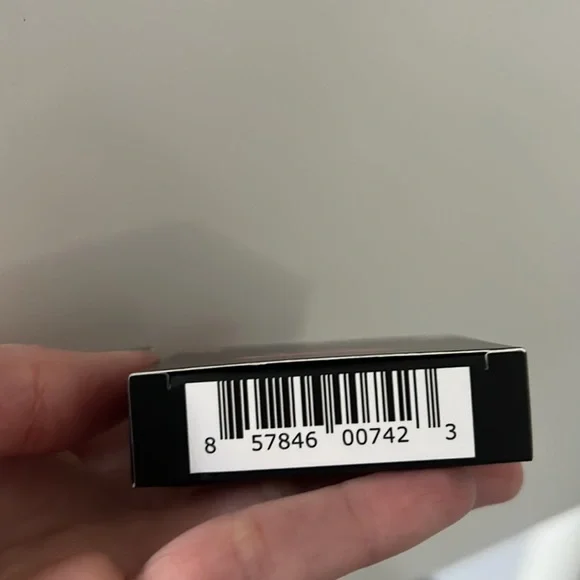 Shaina B Rosa cream blush - Picture 4 of 6